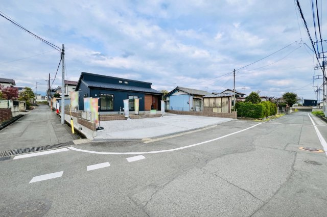 前橋小坂子町の前面道路含む現地写真|車の通りも少なく駐車も楽々♪
