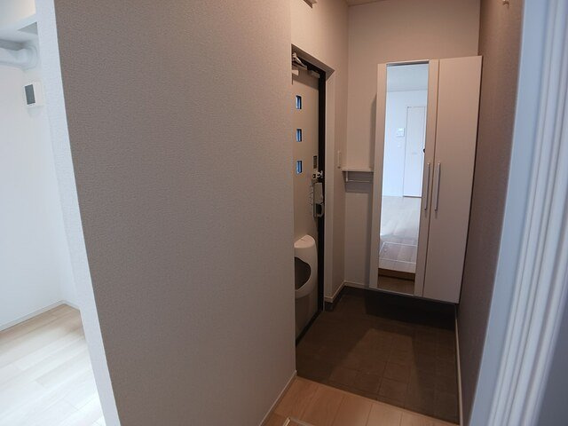 ゴールド　ティアラの玄関