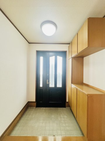 高崎市倉賀野町の玄関|ゆとりのある玄関は、着脱もスムーズに♪