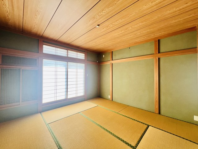高崎市倉賀野町の和室|バルコニーに面した和室は日当たりも良好♪