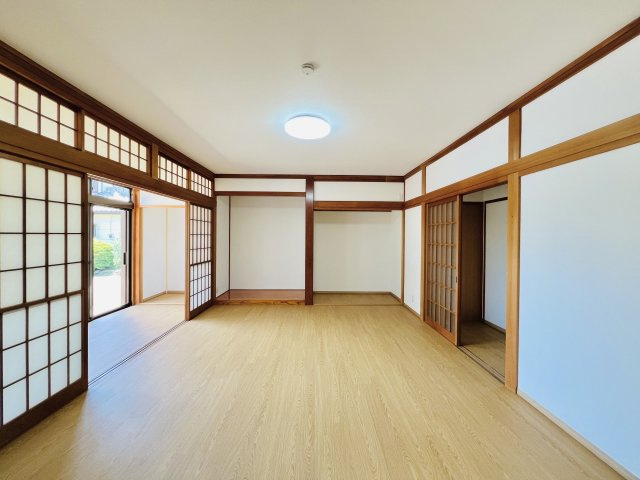 高崎市神戸町の洋室|落ち着いた色調の洋室です