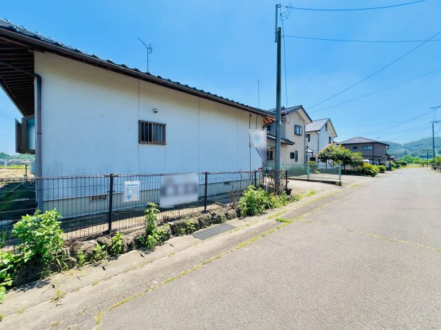 高崎市神戸町の前面道路含む現地写真|車の通りも少なく、駐車も楽々♪