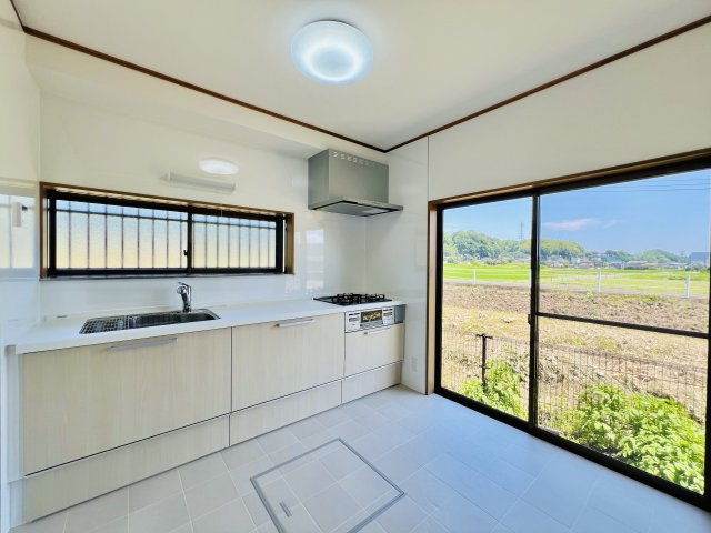 高崎市神戸町のキッチン|作業スペースも広く、料理も快適に♪
