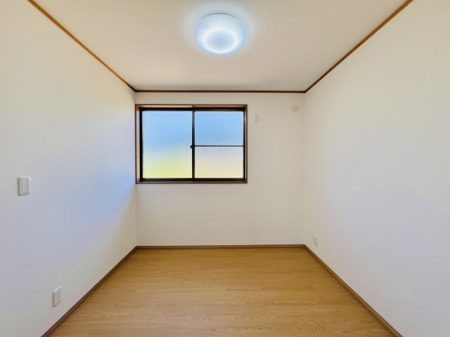 高崎市神戸町の洋室|様々な用途に使える洋室♪