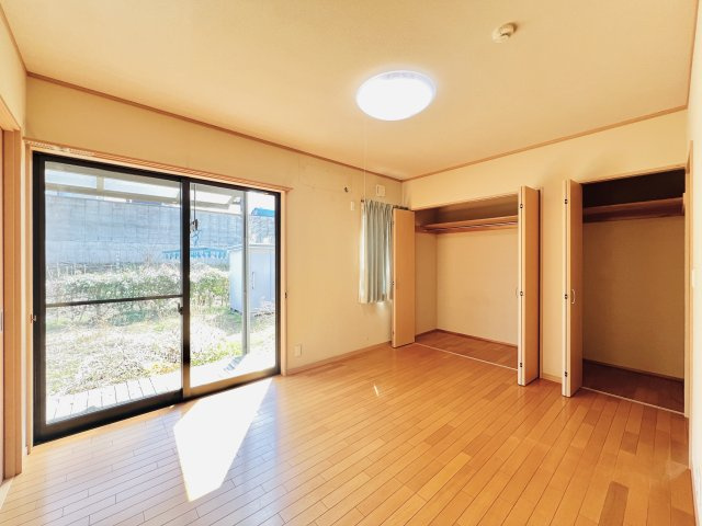 伊勢崎市宮前町の洋室|1階洋室