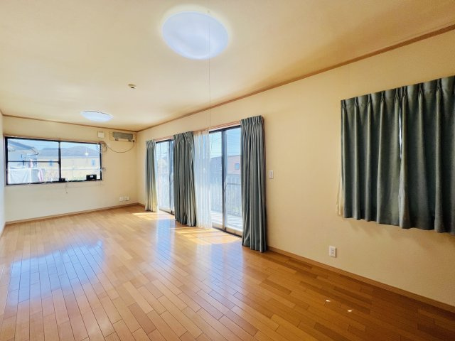 伊勢崎市宮前町の洋室|2階10.5帖の洋室◎
