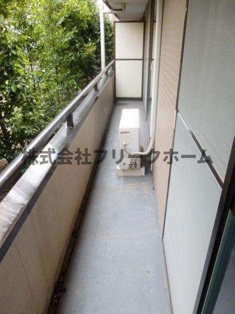 三鷹市牟礼５丁目の賃貸マンションのバルコニー