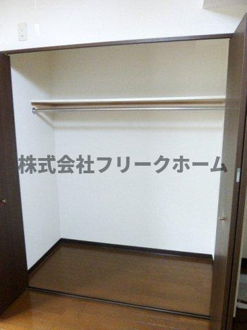 三鷹市牟礼５丁目の賃貸マンションの収納