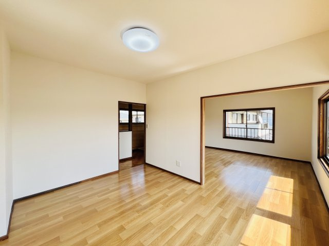 太田市由良町の洋室|6帖＋8帖の続け間としても◎