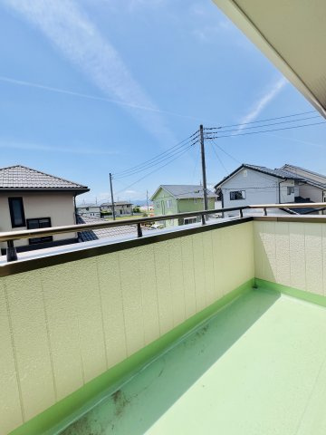 佐波郡玉村町のバルコニー|広々バルコニーは日当たりも良好♪