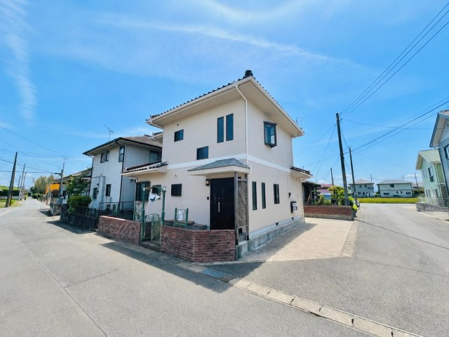 佐波郡玉村町の前面道路含む現地写真|閑静な住宅地で駐車も楽々♪