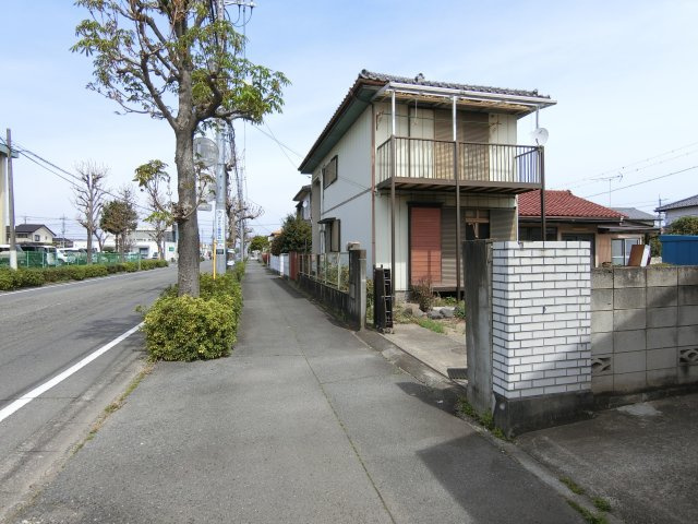 売地　前橋市大利根町の前面道路含む現地写真