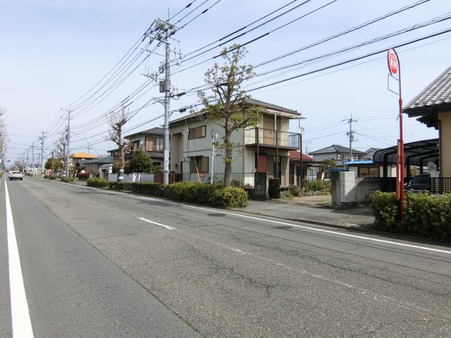 売地　前橋市大利根町の前面道路含む現地写真
