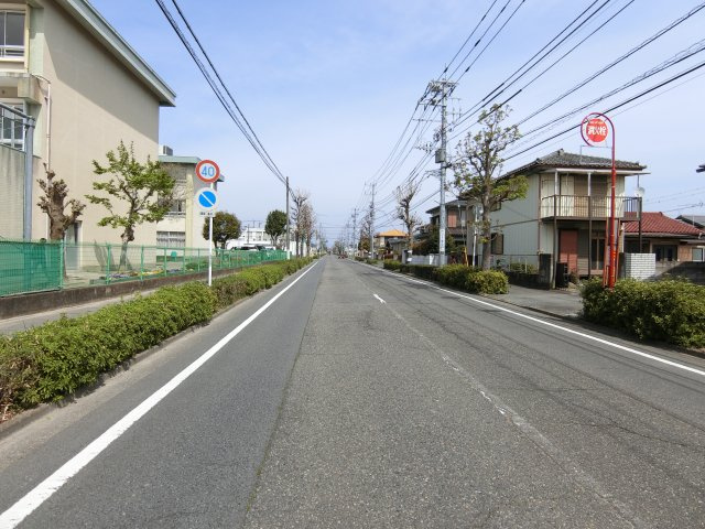 売地　前橋市大利根町の前面道路含む現地写真
