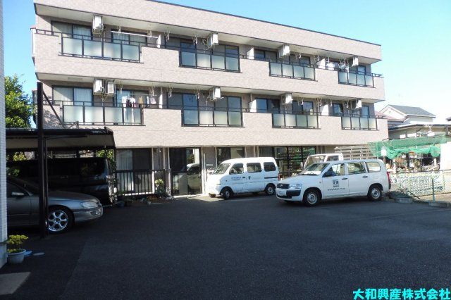 プラスパラスの駐車場