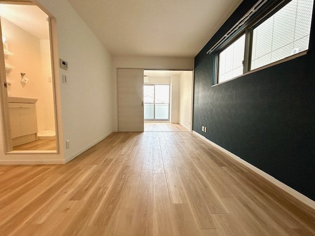 Raffine大阪九条の居間・リビング