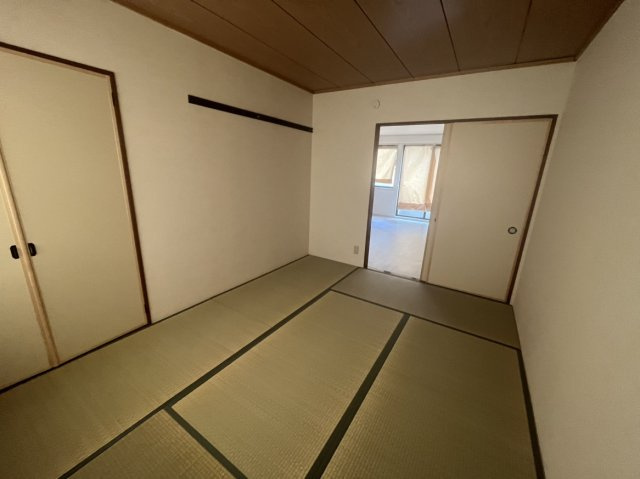 アパルトマン竜美台の和室