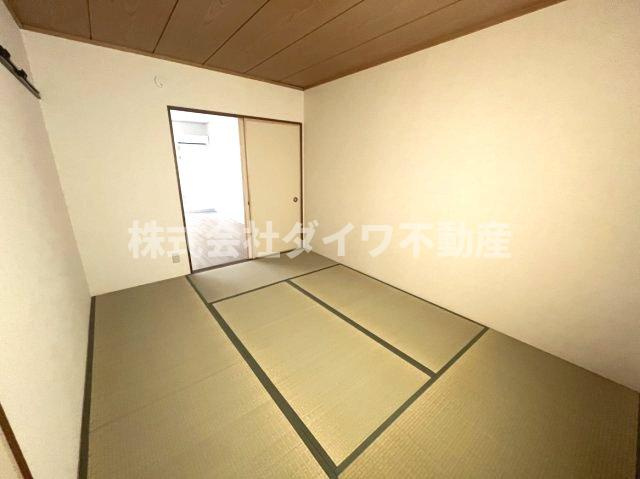 アパルトマン竜美台の和室