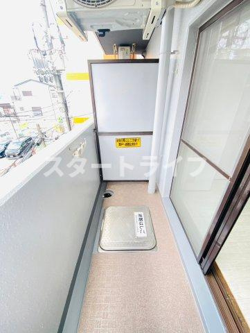 大阪市東淀川区西淡路３丁目の賃貸マンションのバルコニー