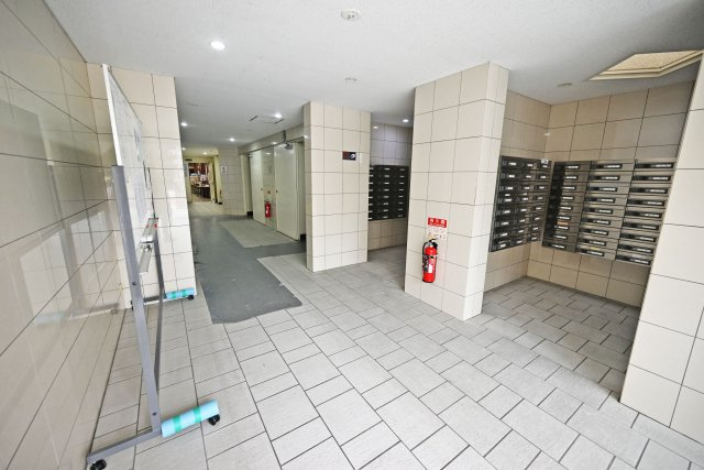 新北野第2コーポ西棟のその他共用部分|近隣に小・中学校があり、安心の通学環境です。