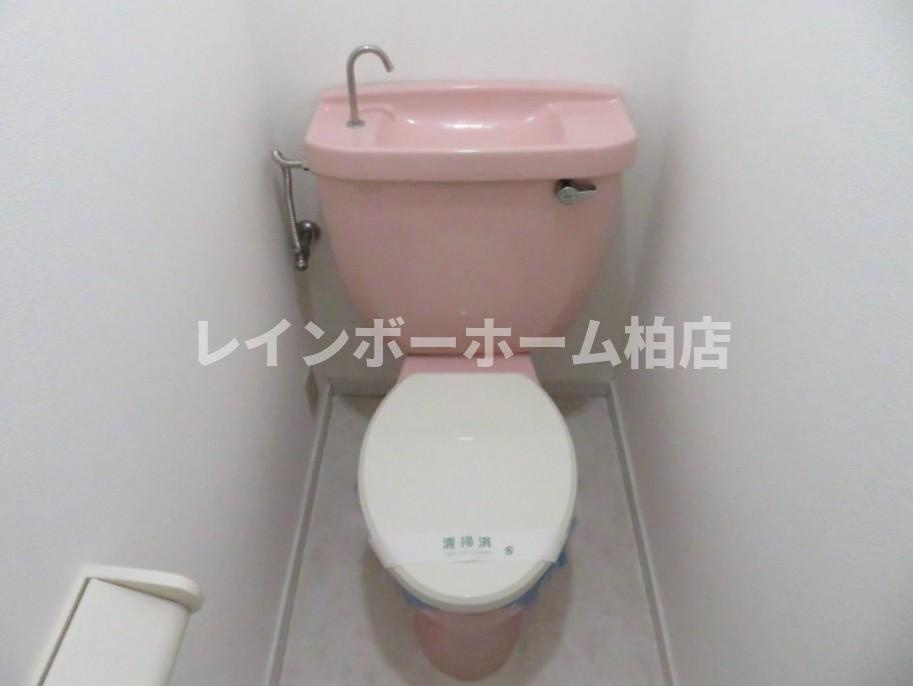 旭ルーミー北柏1号館のトイレ|シンプルで使いやすいトイレです