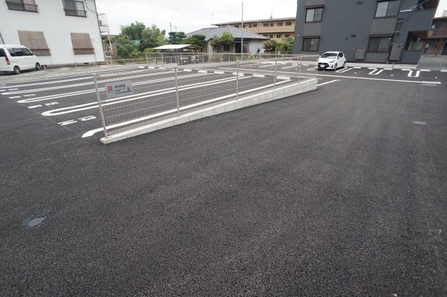 TORISIA古閑の駐車場