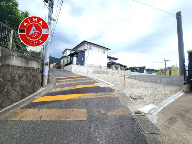 太宰府市水城6丁目第1-2棟（1号棟）の外観|前面道路含む現地の写真です。
