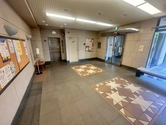 エステスクエア・アクロス大日のエントランス