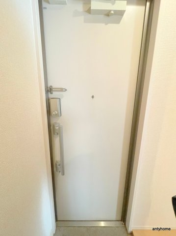 エルスール江坂の玄関