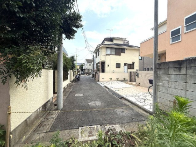【前面道路含む現地写真】 | 【仲介手数料４３０万円が無料！】■面積２１７平米■都立総合工科高校、デニーズまで１００ｍの高台 | 決算キャンペーン中！
家計応援サービスの限界に挑戦中！
詳細は「諸費用」欄をご確認下さい！
■都立総合工科高校、デニーズ、ココカラファインまで１００ｍの高台
■閑静な住環境
■面積２１７平米