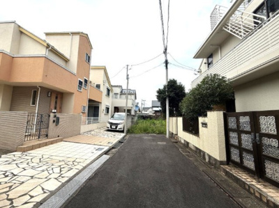 【前面道路含む現地写真】 | 【仲介手数料４３０万円が無料！】■面積２１７平米■都立総合工科高校、デニーズまで１００ｍの高台 | 決算キャンペーン中！
家計応援サービスの限界に挑戦中！
詳細は「諸費用」欄をご確認下さい！
■都立総合工科高校、デニーズ、ココカラファインまで１００ｍの高台
■閑静な住環境
■面積２１７平米