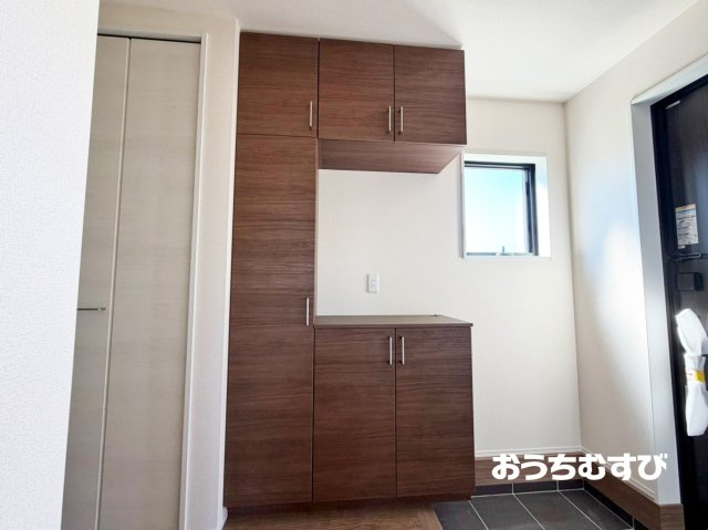 小牧市池之内鳶ヶ巣第2(全4棟)の玄関