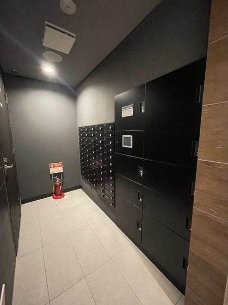ラシーヌ瓦屋町のロビー