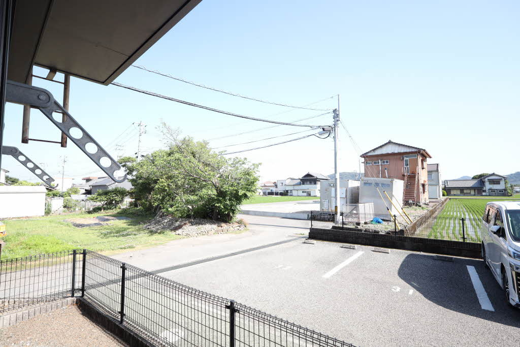 シャーメゾン橋田 C棟の駐車場