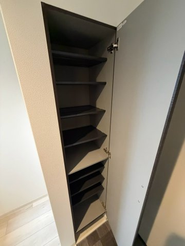 寝屋川市萱島東１丁目のアパートの収納