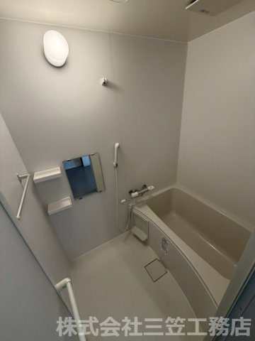 寝屋川市萱島東１丁目のアパートの浴室