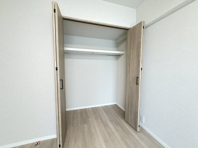アンピール三苫の収納|【新設】収納タップリのワイドクローゼット付きです。
