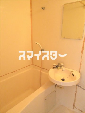 錦町ビルの浴室