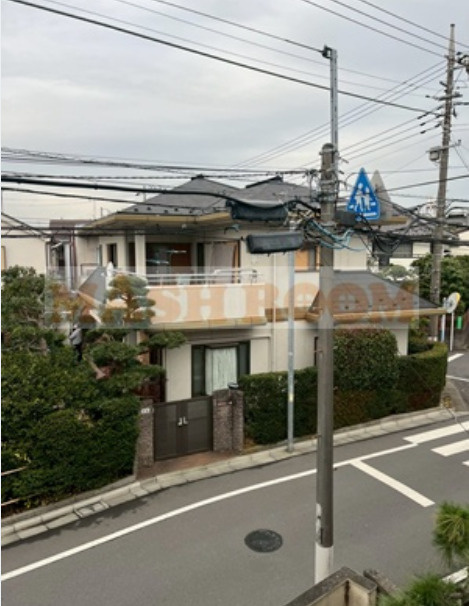 杉並区天沼２丁目のアパートのバルコニー