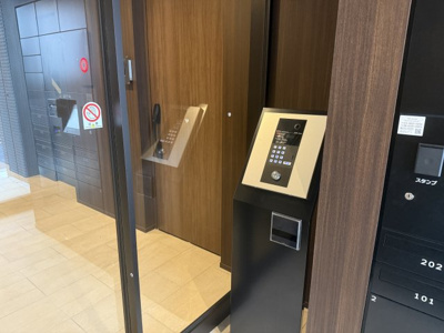 【エントランス】