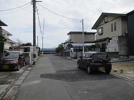 廿日市市阿品3丁目　新築一戸建ての前面道路含む現地写真