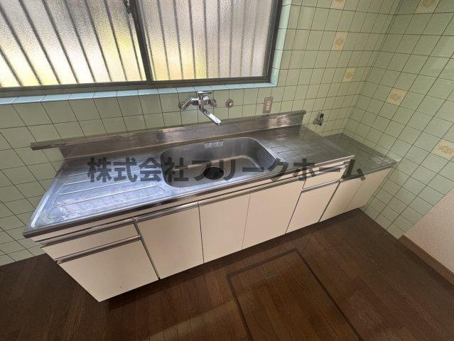 武蔵野市西久保１丁目のアパートのキッチン