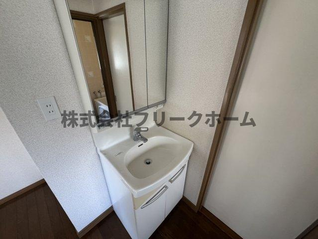 武蔵野市西久保１丁目のアパートの洗面所