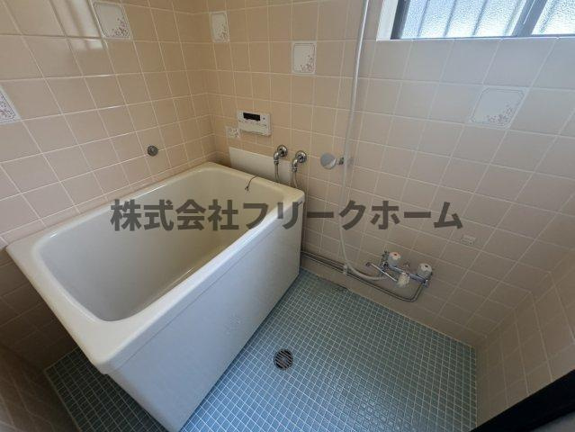 武蔵野市西久保１丁目のアパートの浴室