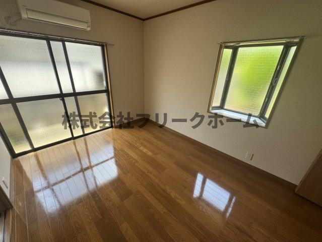 武蔵野市西久保１丁目のアパートの寝室