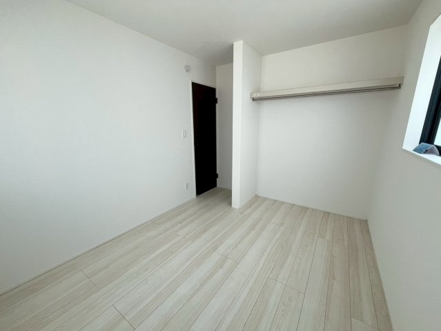 沖縄市松本新築戸建て 1号棟（全2棟）の洋室|洋室（5.25帖）