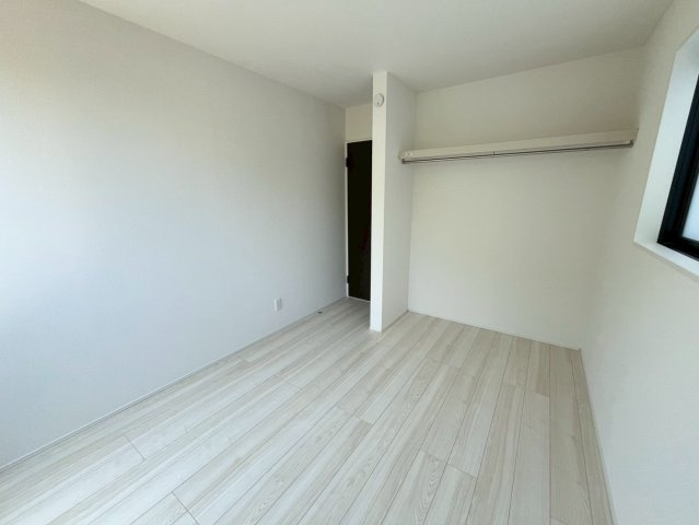 沖縄市松本新築戸建て 1号棟（全2棟）のその他|洋室（5.25帖）オープンクローゼット