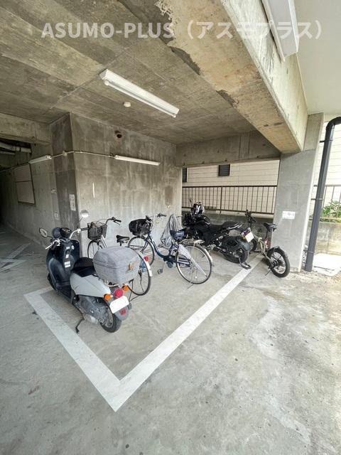 プレアール塔原東の駐車場|別号数タイプ