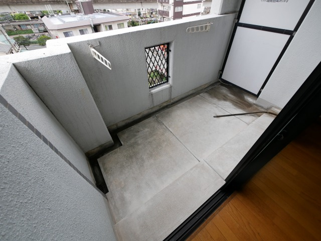 J・WAVE都府楼のバルコニー