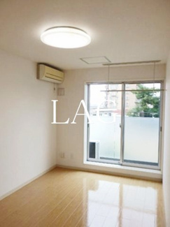 【居間・リビング】 | ルームス市川 | 洋室のお部屋です。